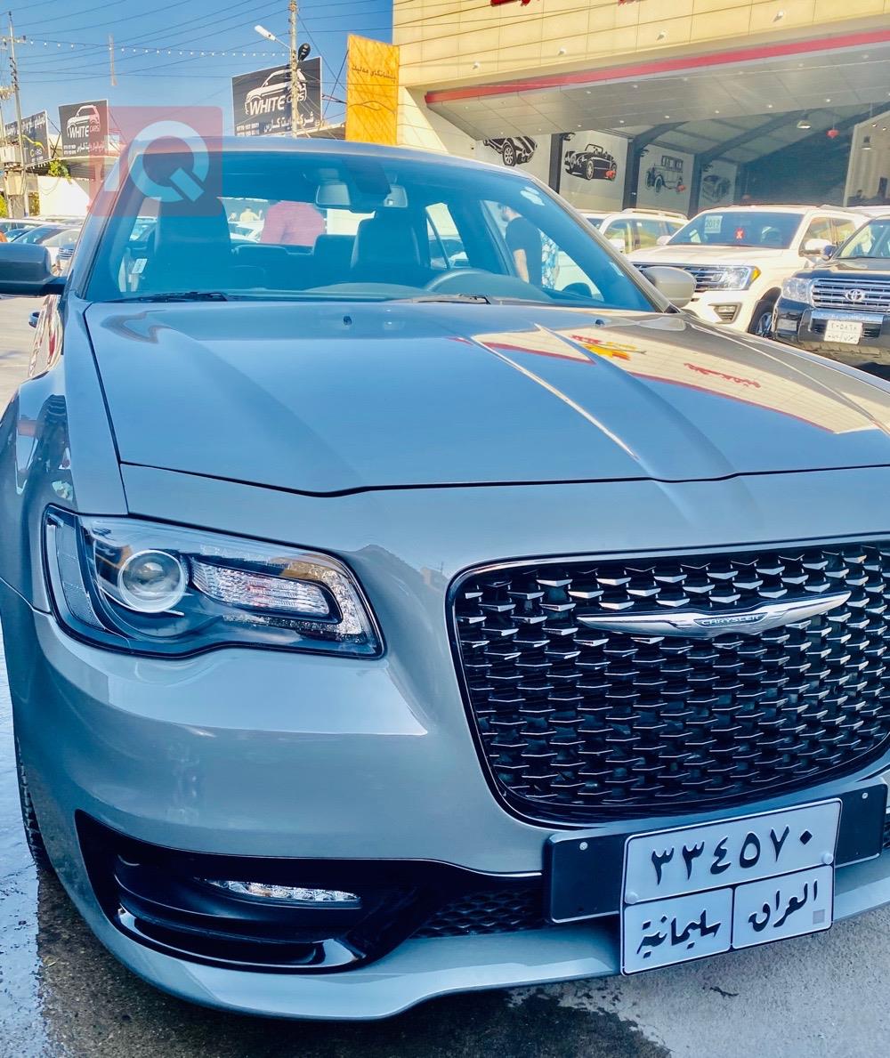 کرایسلەر 300